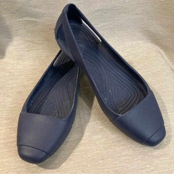 CROCS Sz 8 Sienna Flat Slip On Squarish Toe Cap Comfort Ballet Style Flats Shoes - Picture 1 of 9